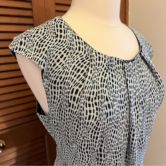 Tor Burch navy blue and White Patterned silk dress Dress 14 sleeveless - Picture 4 of 14